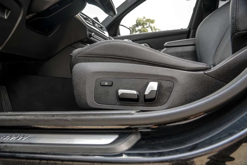 BMW 330 * xDrive * CARFAX * БЕЗ ПЪРВОНАЧАЛНА ВНОСКА, снимка 10 - Автомобили и джипове - 53338824