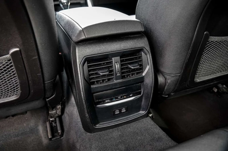 BMW 330 * xDrive * CARFAX * БЕЗ ПЪРВОНАЧАЛНА ВНОСКА, снимка 13 - Автомобили и джипове - 53338824