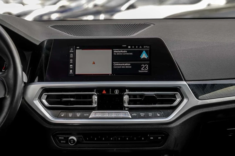 BMW 330 * xDrive * CARFAX * БЕЗ ПЪРВОНАЧАЛНА ВНОСКА, снимка 16 - Автомобили и джипове - 53338824