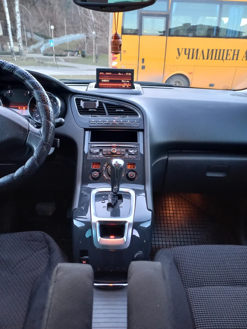 Peugeot 5008 2.0HDI , снимка 12 - Автомобили и джипове - 53572538