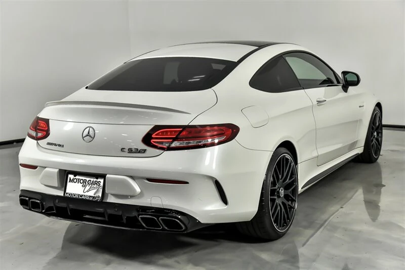 Mercedes-Benz C 63 AMG  М. ТОЧКА * BURMESTER * ПОДГРЕВ * S , снимка 3 - Автомобили и джипове - 48572793