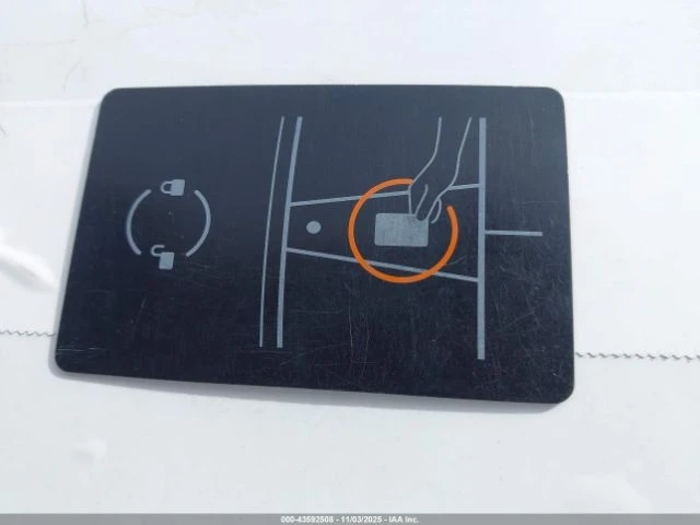 Tesla Model S PLAID TRI MOTOR ALL-WHEEL DRIVE, снимка 11 - Автомобили и джипове - 53327408