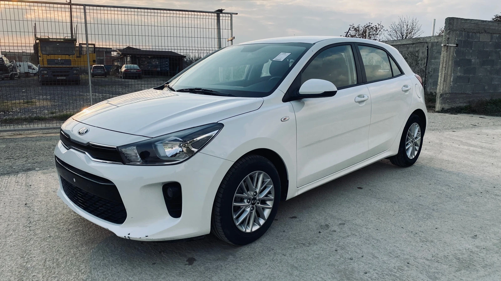 Kia Rio 1.2i - изображение 2