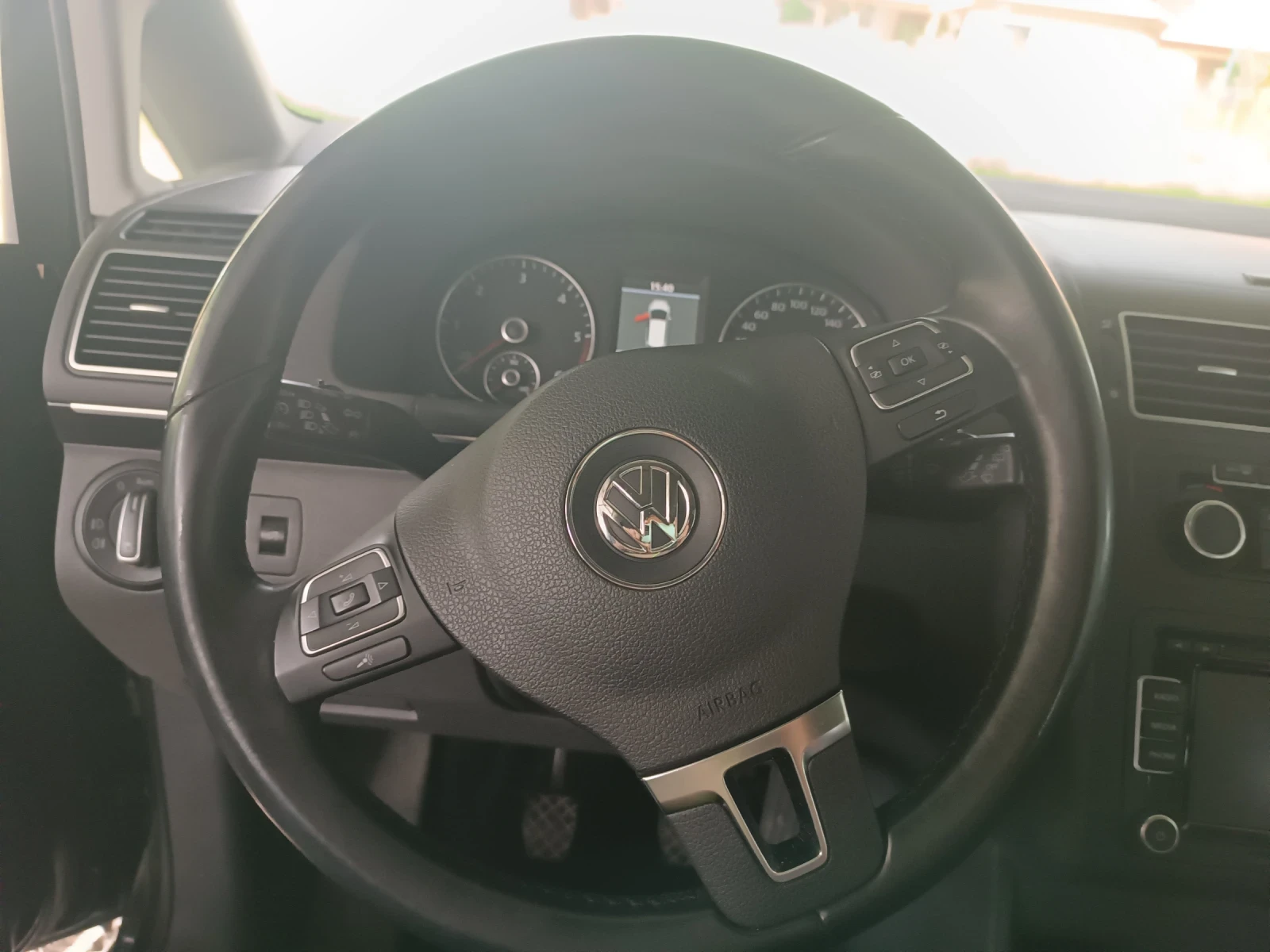 VW Touran 2.0 TDi HIGHLINE УНИКАЛЕН  - изображение 7