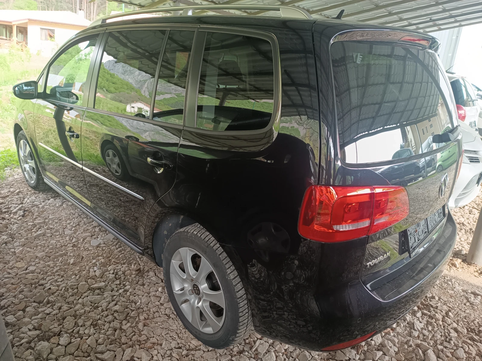 VW Touran 2.0 TDi HIGHLINE УНИКАЛЕН  - изображение 3