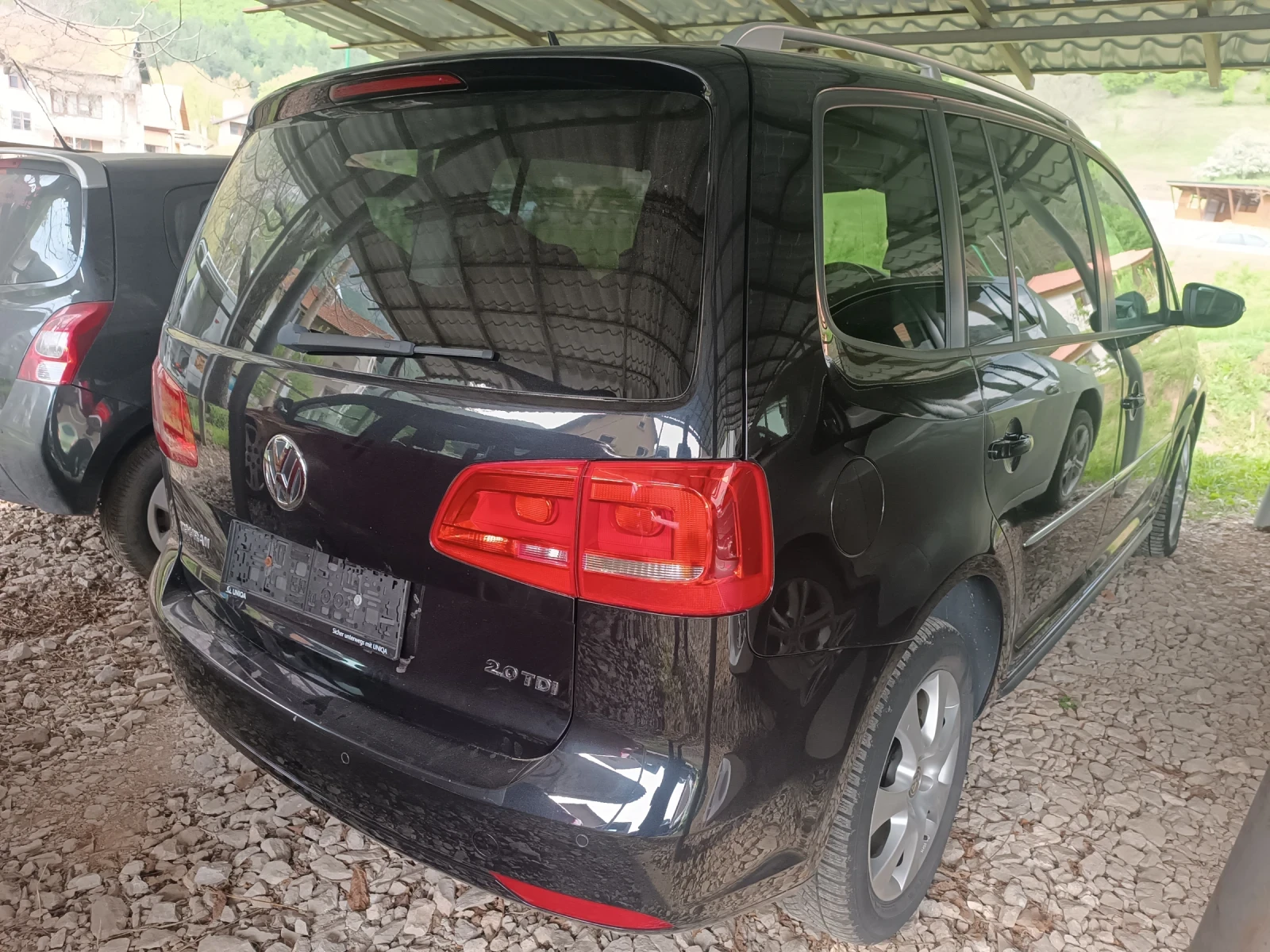 VW Touran 2.0 TDi HIGHLINE УНИКАЛЕН  - изображение 4