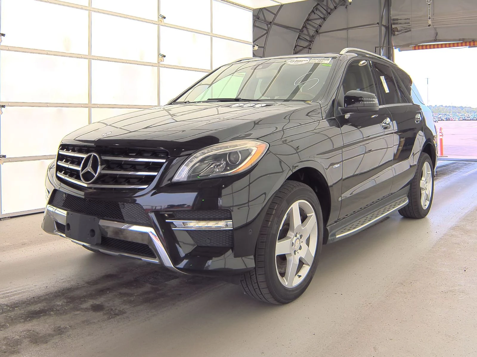 Mercedes-Benz ML 550 4MATIC - изображение 3