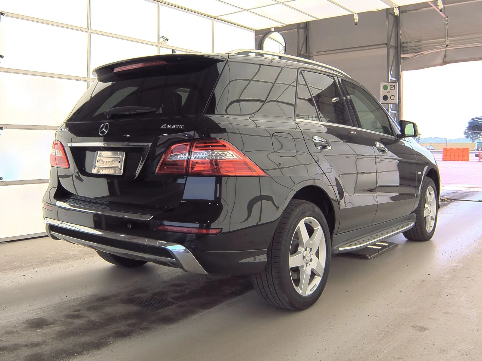 Mercedes-Benz ML 550 4MATIC - изображение 6