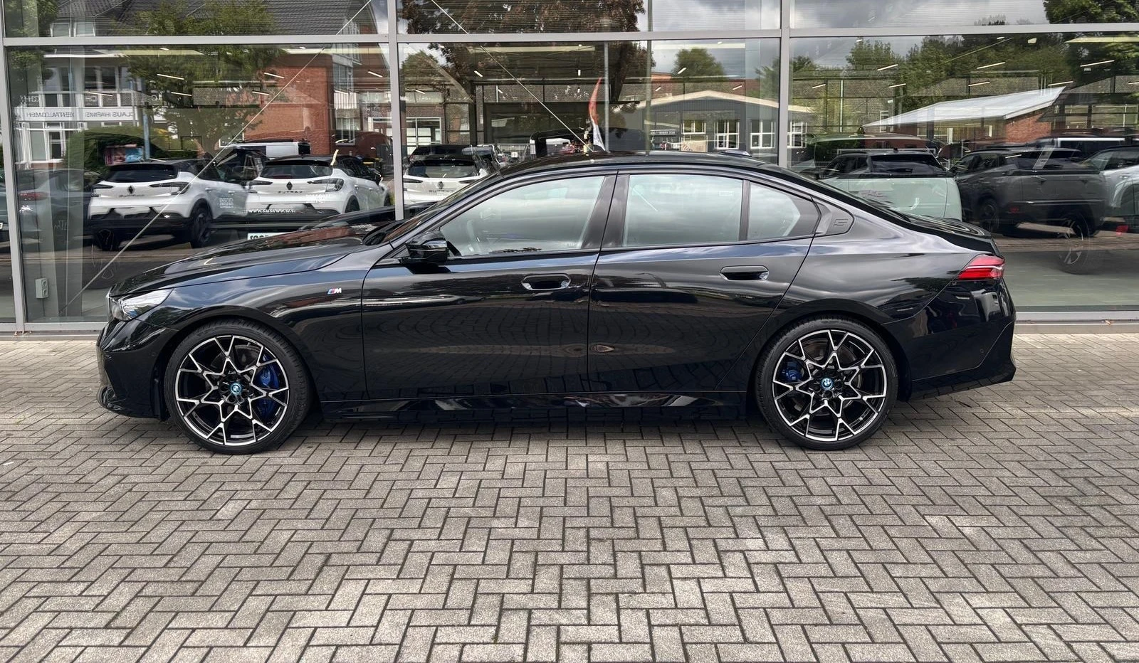 BMW i5 M60/ xDrive/ ICONIC GLOW/ H&K/ SHADOW LINE/ CAMERA - изображение 2