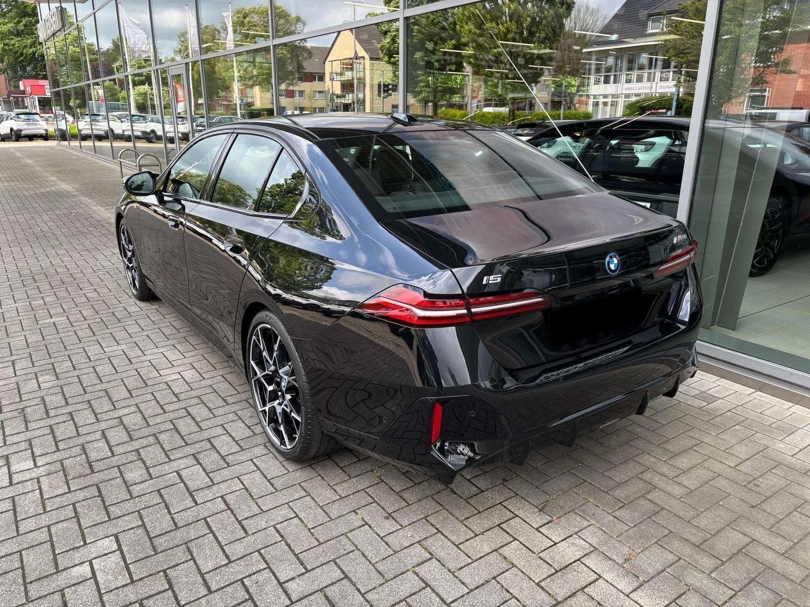 BMW i5 M60/ xDrive/ ICONIC GLOW/ H&K/ SHADOW LINE/ CAMERA - изображение 3