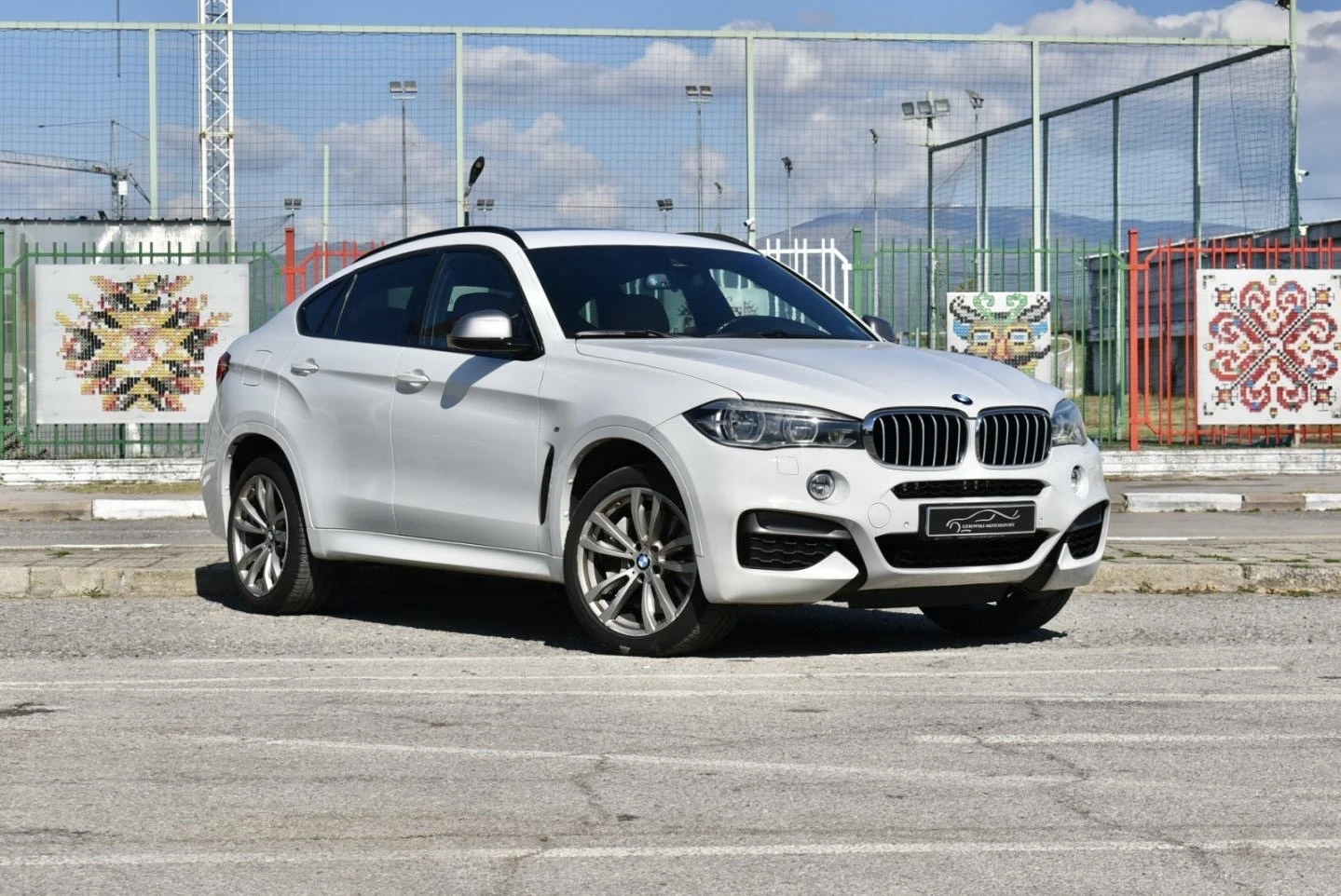 BMW X6 M50D - изображение 2