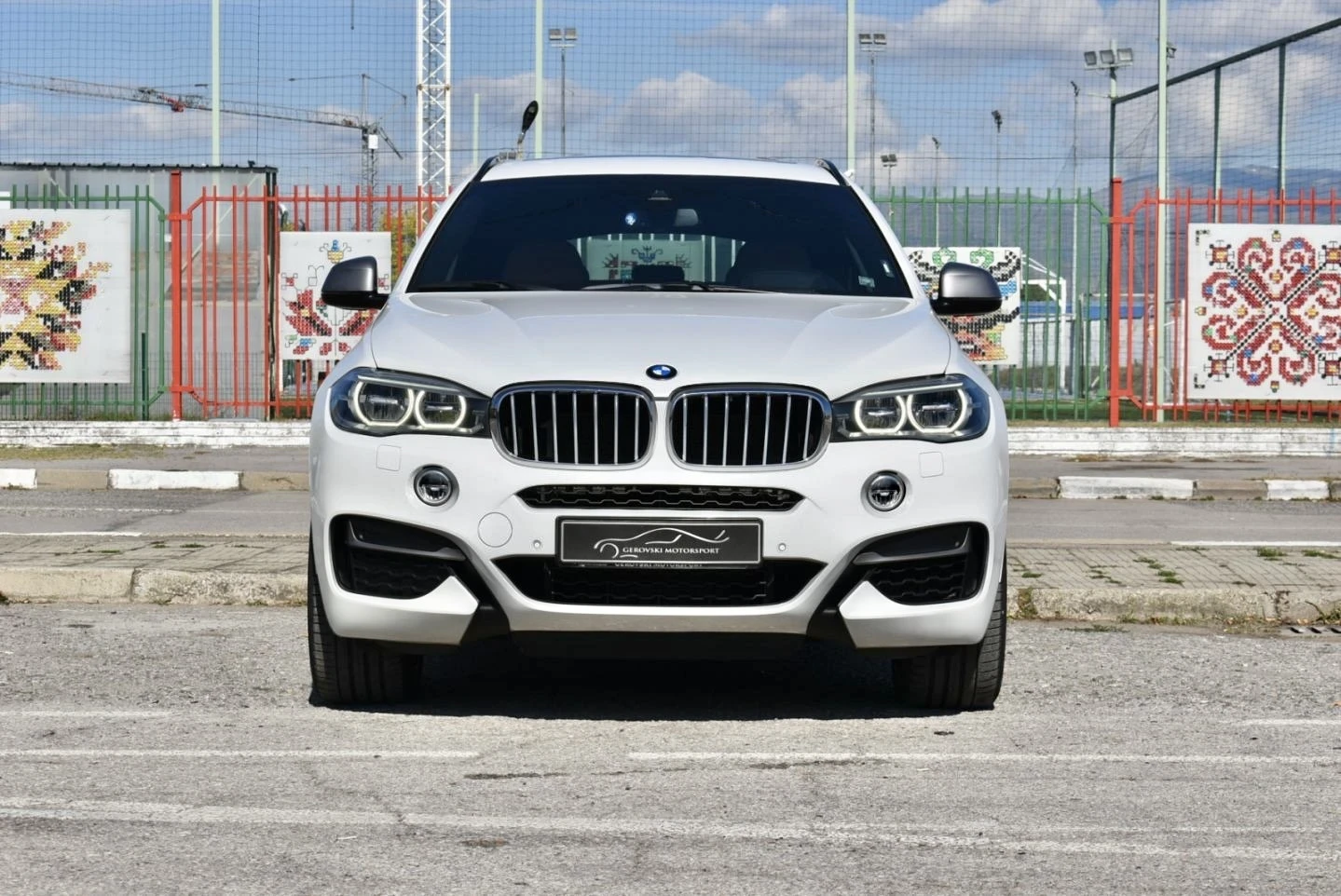 BMW X6 M50D - изображение 3