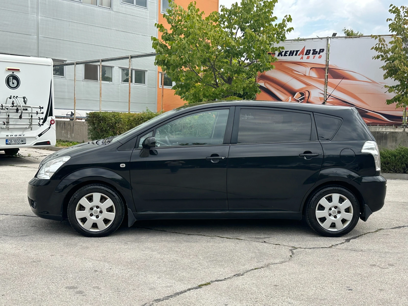 Toyota Corolla verso 2.2d 136 к.с. - изображение 2