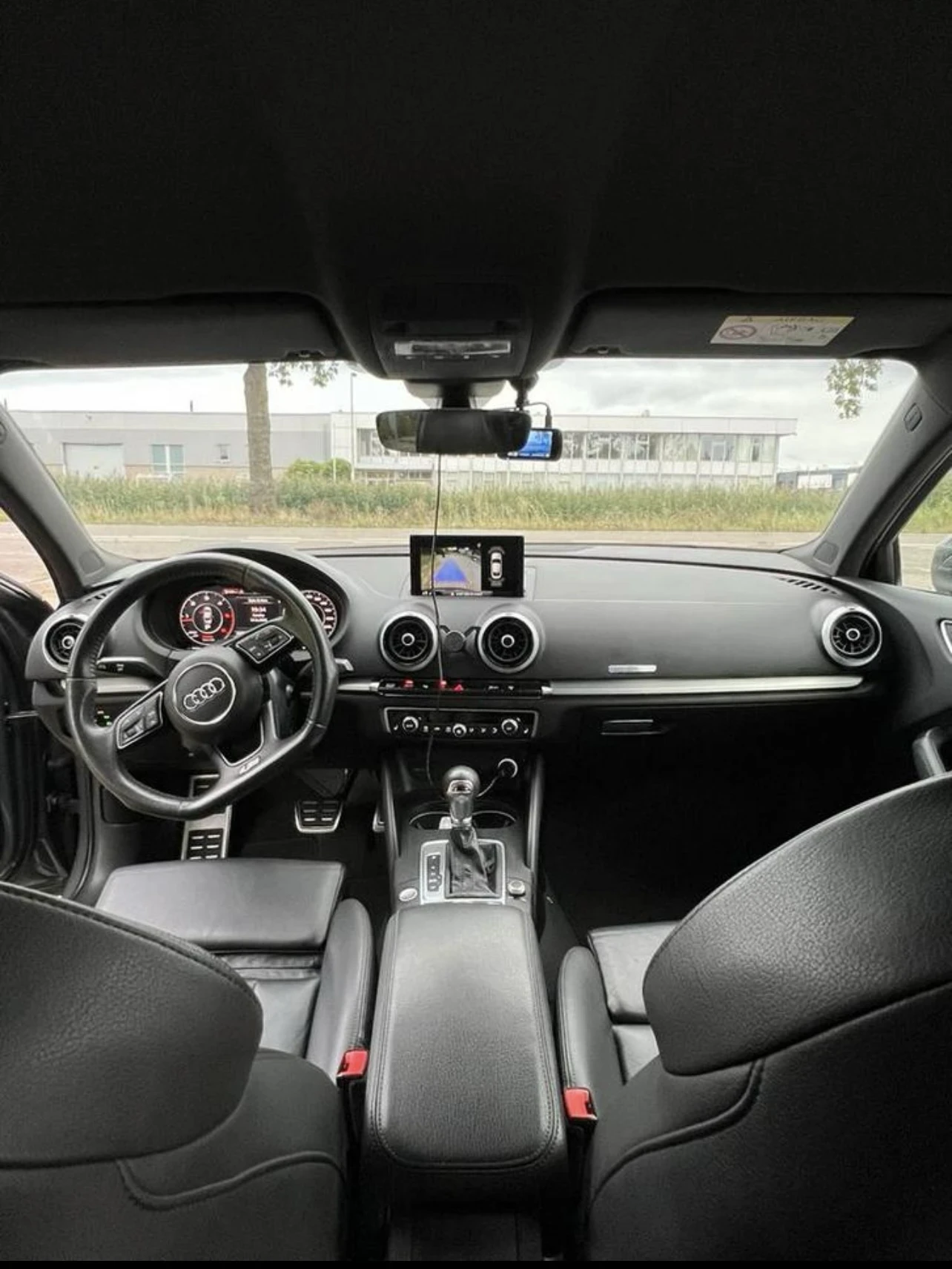 Audi A3 Sportback 3x S-Line - изображение 3