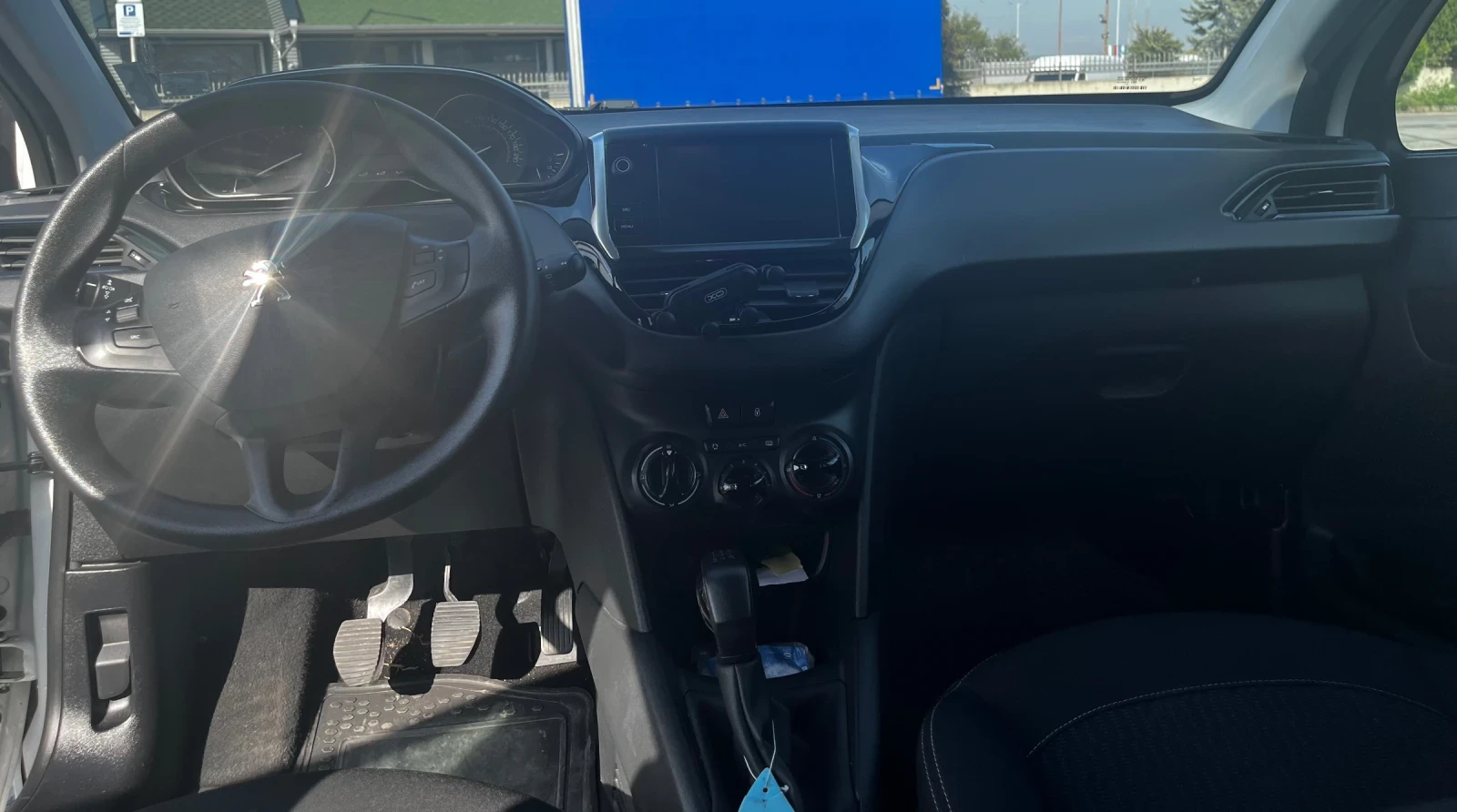 Peugeot 208  - изображение 6