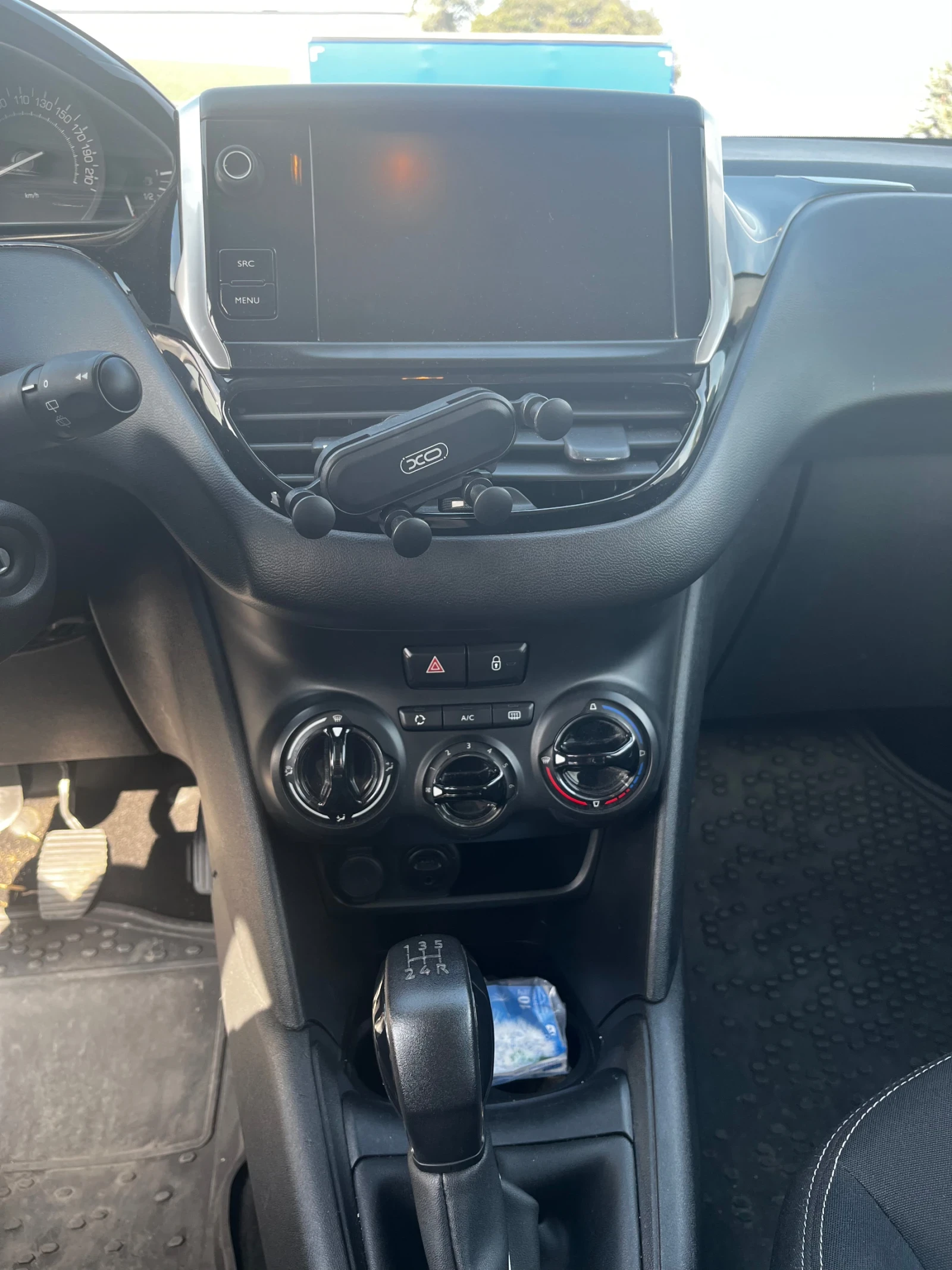 Peugeot 208  - изображение 4