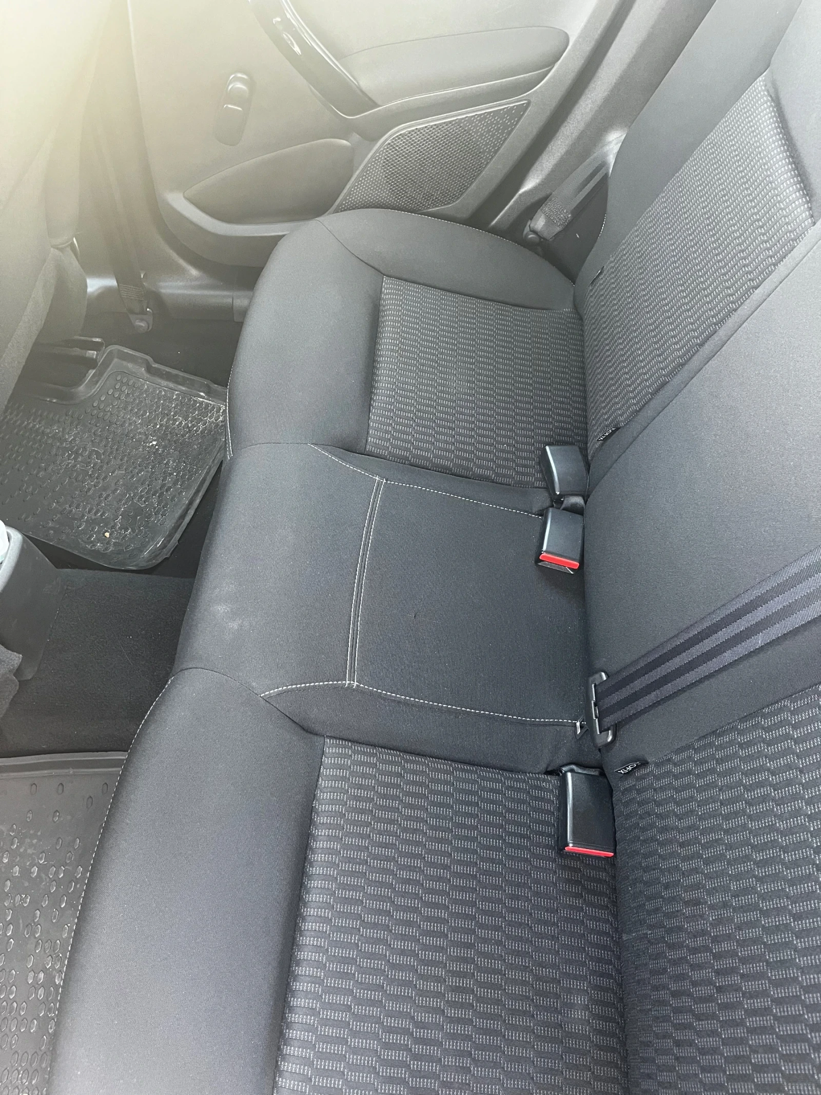 Peugeot 208  - изображение 5