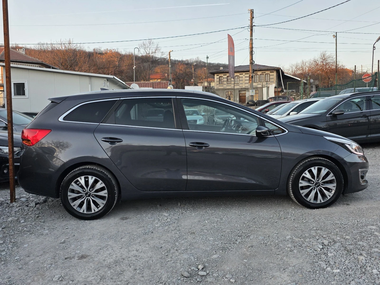 Kia Ceed 1.6 CRDI 136 К.С. АВТОМАТ / НАВИ / КАМЕРА - изображение 6