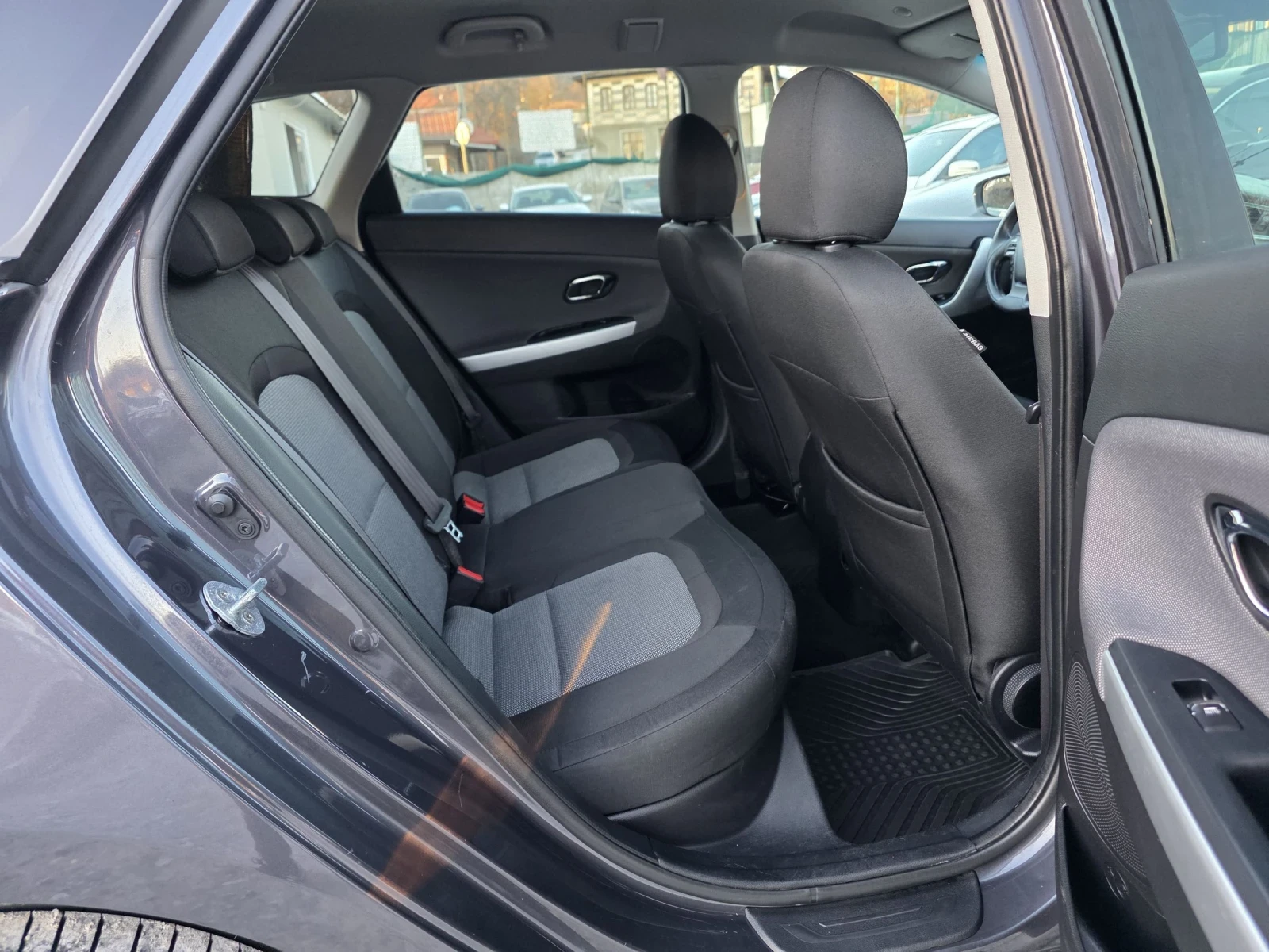 Kia Ceed 1.6 CRDI 136 К.С. АВТОМАТ / НАВИ / КАМЕРА, снимка 11 - Автомобили и джипове - 53776250