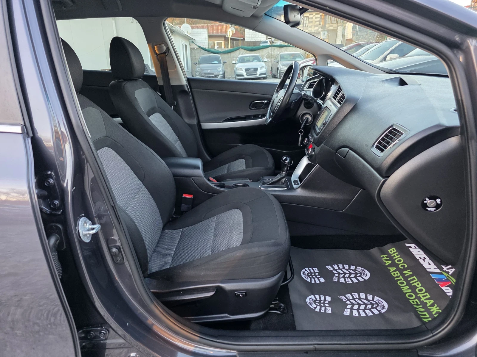 Kia Ceed 1.6 CRDI 136 К.С. АВТОМАТ / НАВИ / КАМЕРА, снимка 12 - Автомобили и джипове - 53776250