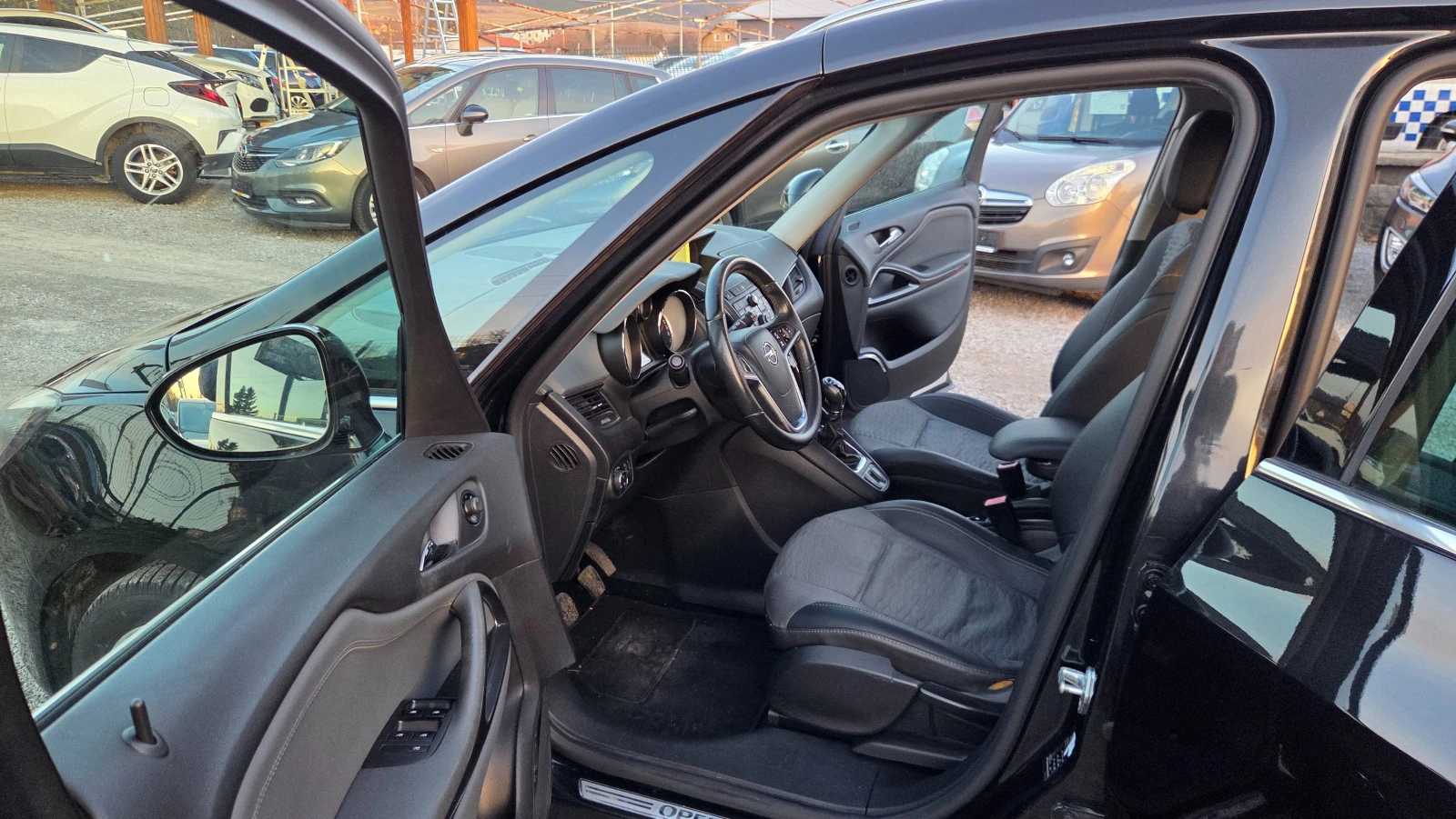 Opel Zafira 1.6 EcoM 6+ 1м., снимка 9 - Автомобили и джипове - 53928035