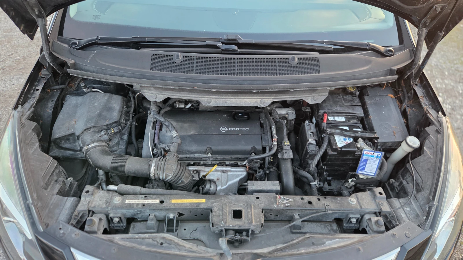 Opel Zafira 1.6 EcoM 6+ 1м., снимка 15 - Автомобили и джипове - 53928035