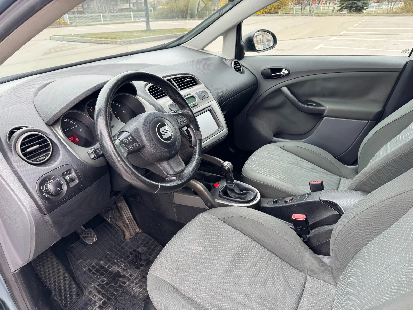 Seat Altea 1.9 TDI 105 кс, снимка 7 - Автомобили и джипове - 54017664