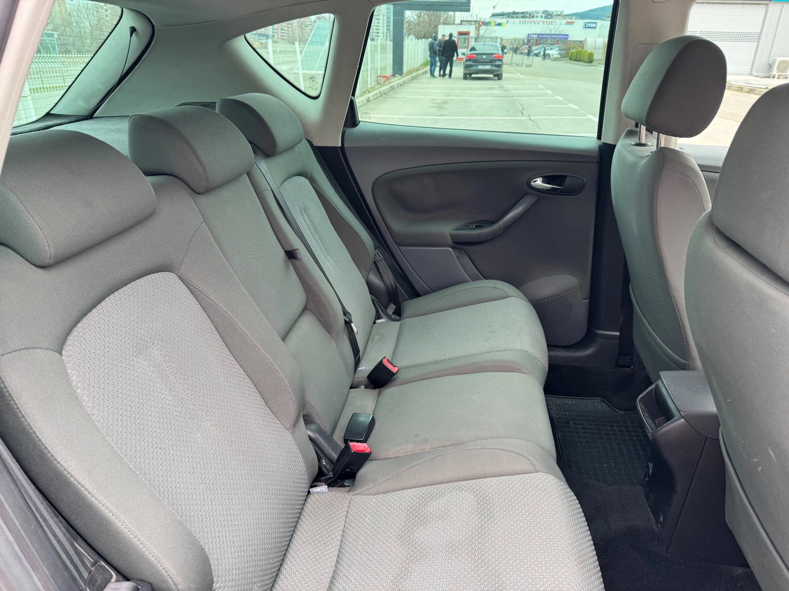 Seat Altea 1.9 TDI 105 кс, снимка 9 - Автомобили и джипове - 54017664