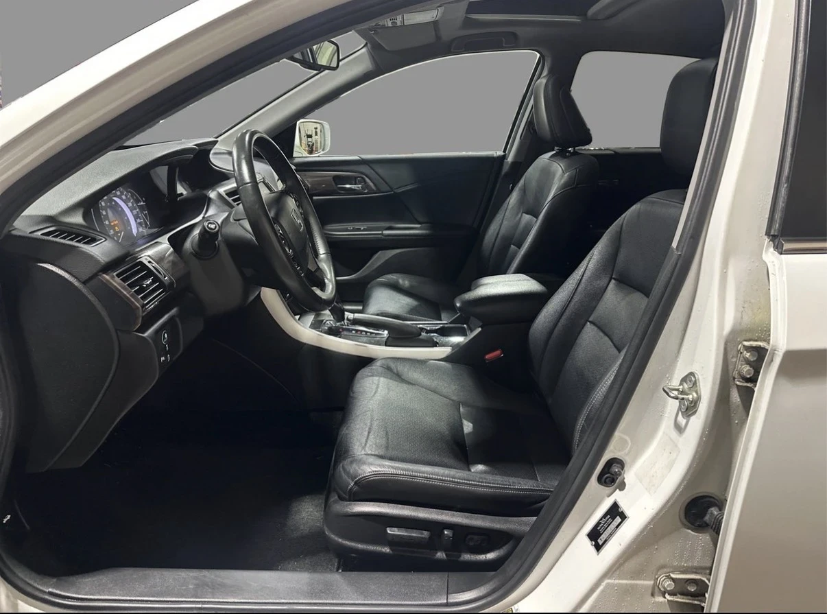 Honda Accord 2.4 * НАВИ * СЕРВИЗНА ИСТОРИЯ * CARFAX * , снимка 7 - Автомобили и джипове - 54080273