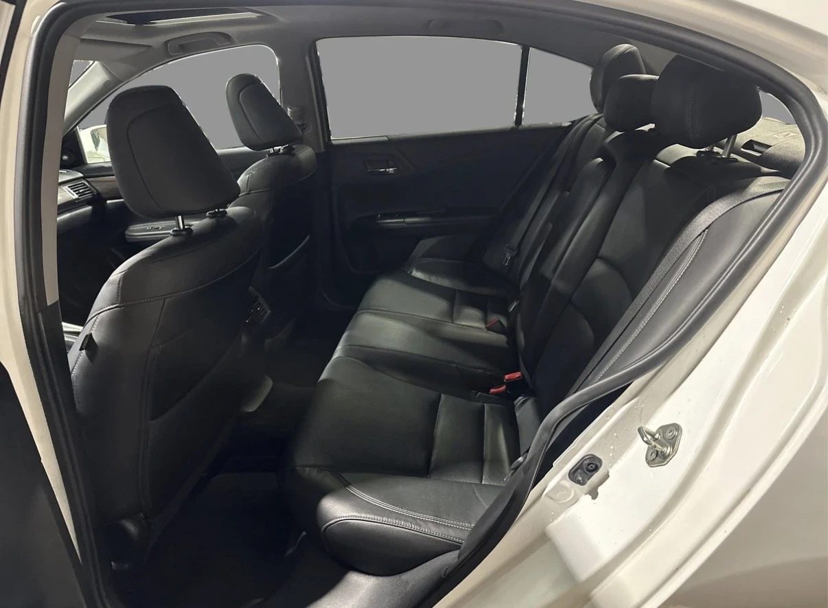 Honda Accord 2.4 * НАВИ * СЕРВИЗНА ИСТОРИЯ * CARFAX * , снимка 10 - Автомобили и джипове - 54080273