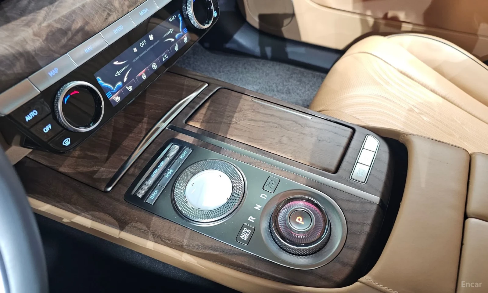 Genesis G80 2.5 Turbo AWD, снимка 12 - Автомобили и джипове - 54553622