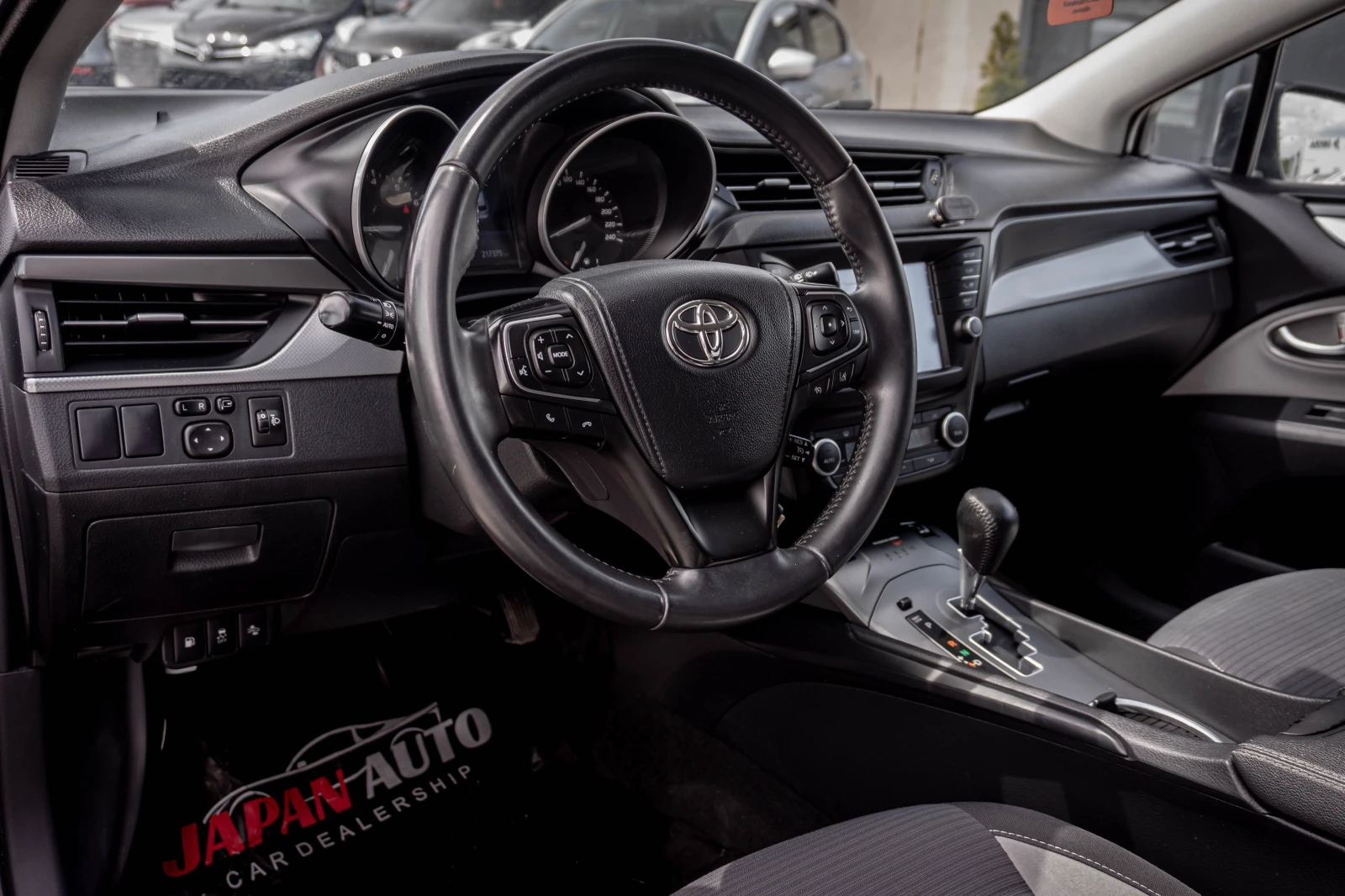 Toyota Avensis 1.8 бензин Автоматик| ТОП! С ГАРАНЦИЯ!, снимка 7 - Автомобили и джипове - 54944571