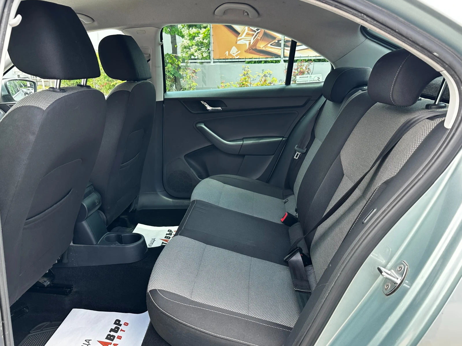 Skoda Rapid 1.6d 105 к.с., снимка 10 - Автомобили и джипове - 54998842