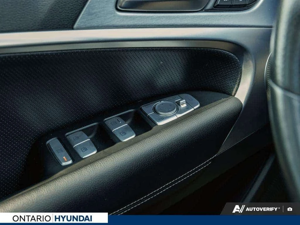 Genesis G70 * No Accidents | 2.0L Turbo | Apple CarPlay * CARF | Mobile.bg � ����������� 17