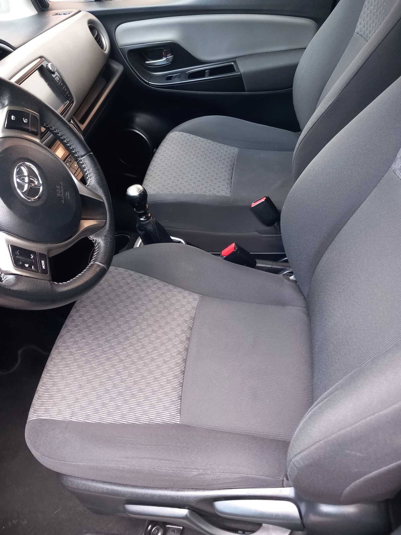 Toyota Yaris 1.4d4-d, 119000км., снимка 6 - Автомобили и джипове - 55351328
