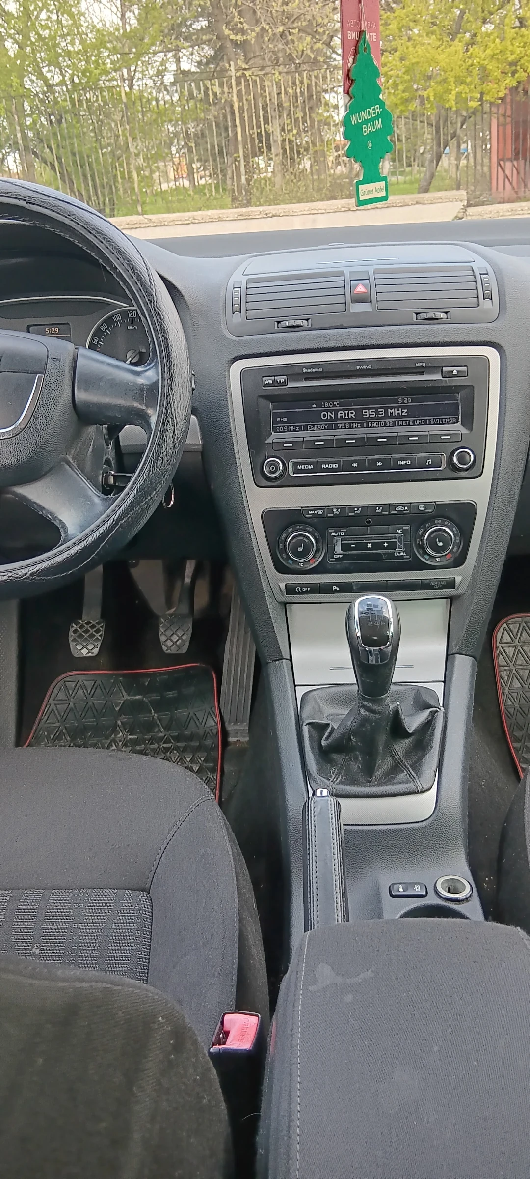 Skoda Octavia 1.4 Tci, снимка 12 - Автомобили и джипове - 55370010