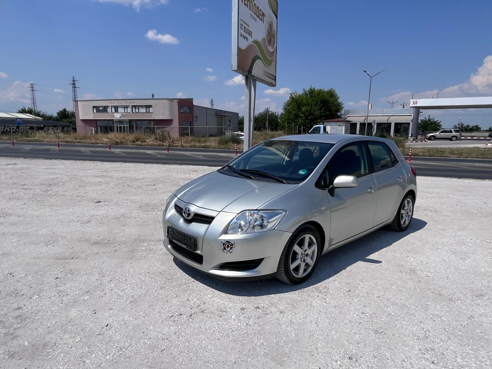 Toyota Auris, снимка 2 - Автомобили и джипове - 55549613