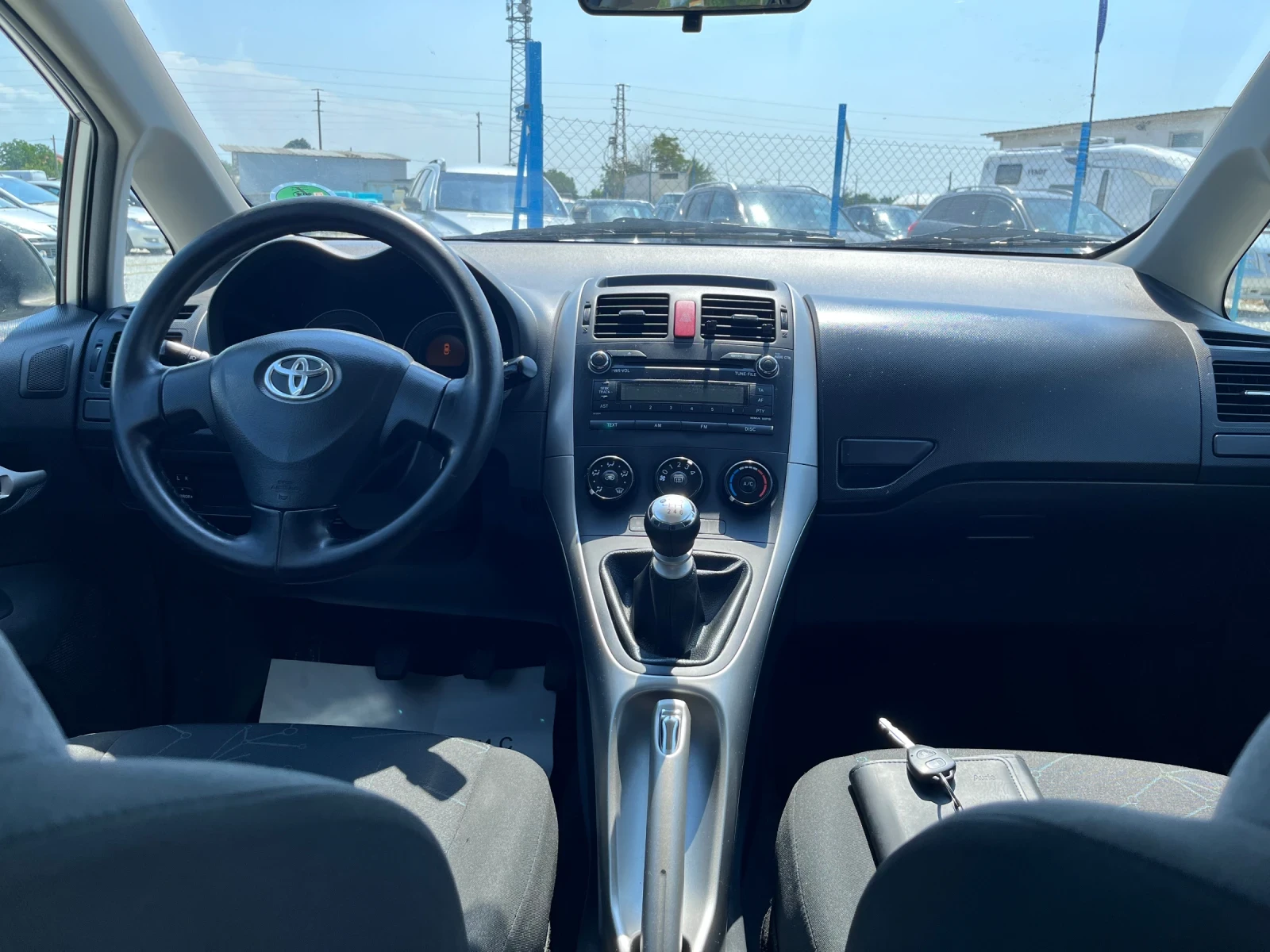 Toyota Auris, снимка 15 - Автомобили и джипове - 55549613