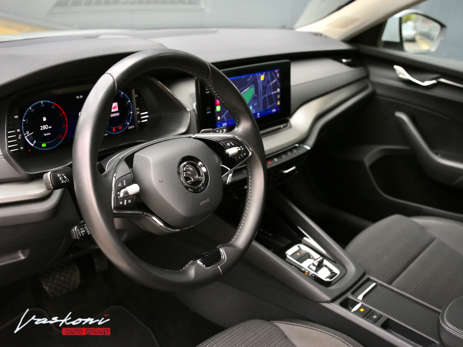 Skoda Octavia 2.0 TDI Sportline, снимка 6 - Автомобили и джипове - 55661467