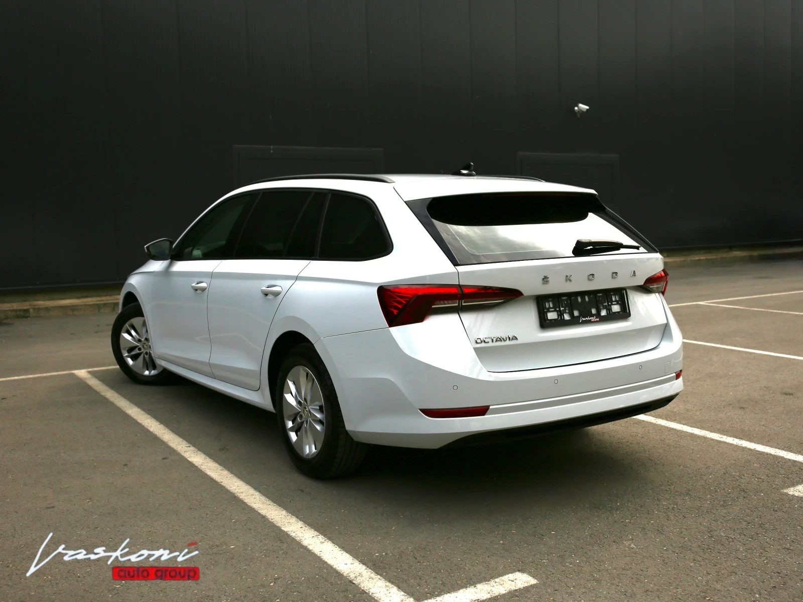 Skoda Octavia 2.0 TDI Sportline, снимка 3 - Автомобили и джипове - 55661467