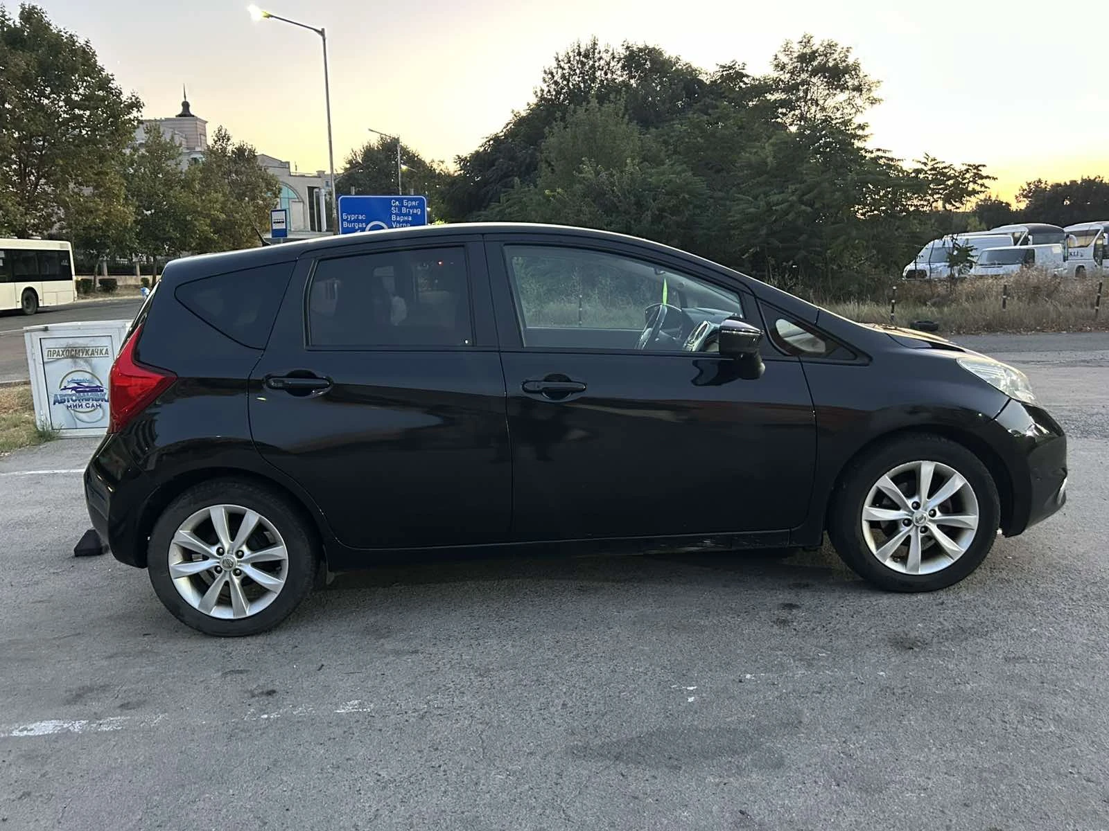 Nissan Note, снимка 6 - Автомобили и джипове - 55848491