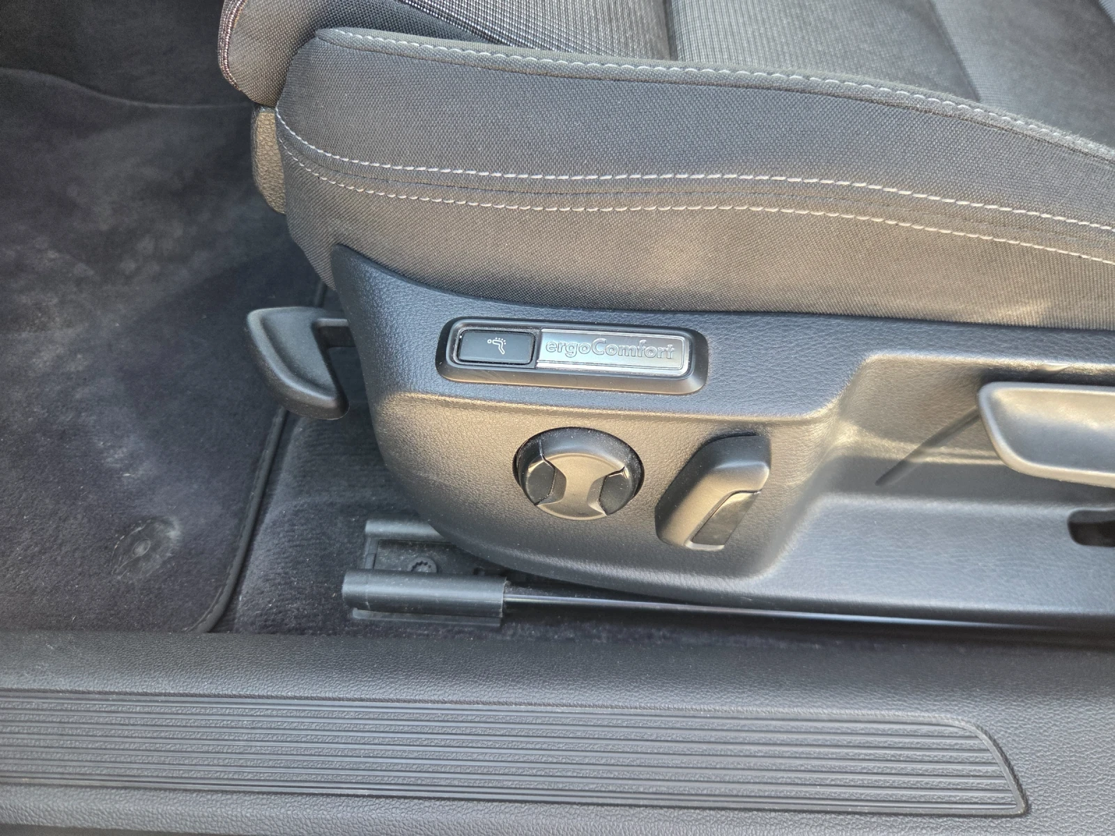 VW Passat, снимка 14 - Автомобили и джипове - 56295806