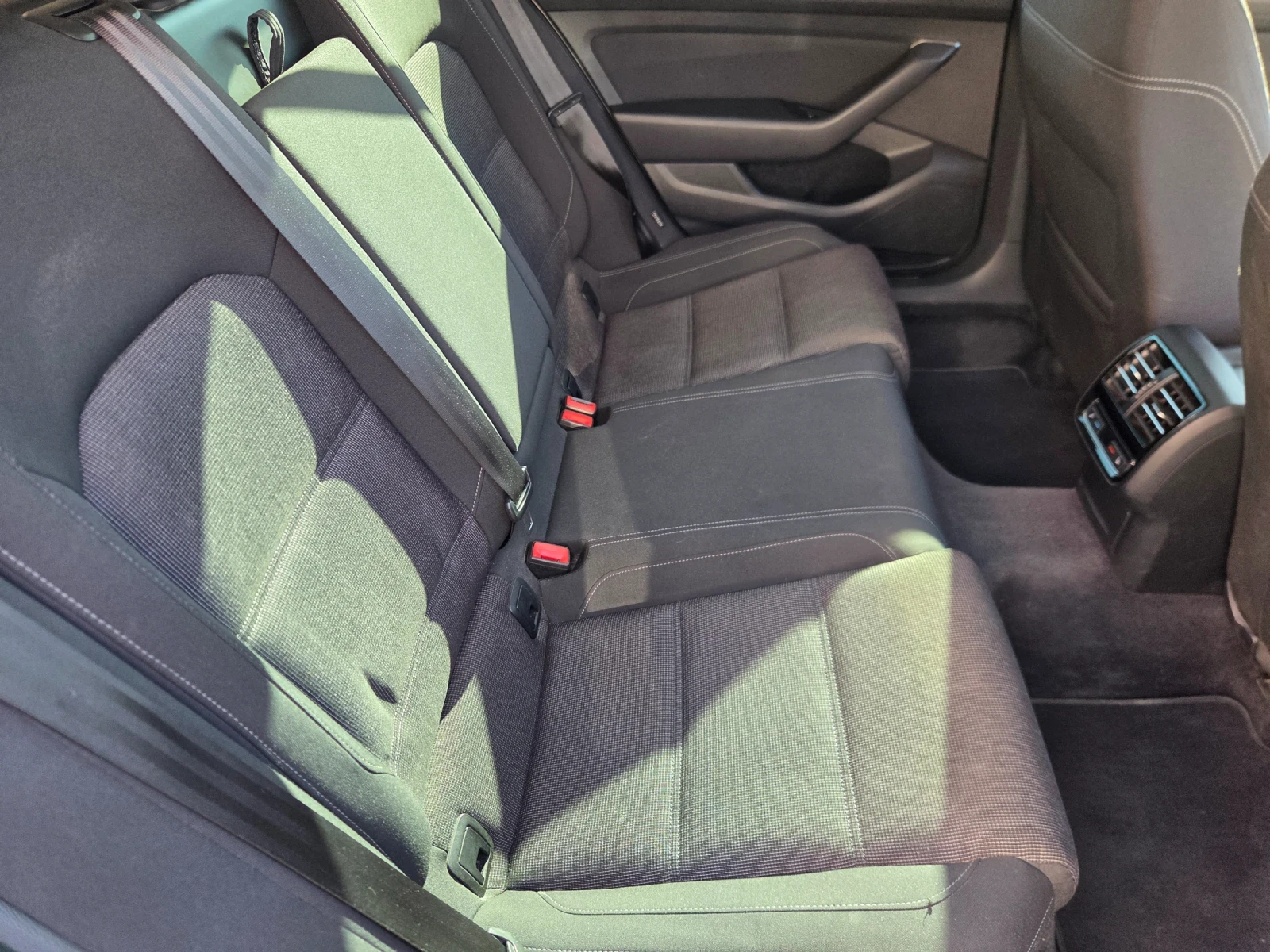 VW Passat, снимка 10 - Автомобили и джипове - 56295806