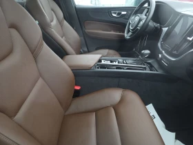 Volvo XC60 T5* MOMENTUM* ДИГИТАЛНО* ТАБЛО* 360КАМЕРА* LANE* A, снимка 11