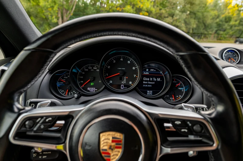 Porsche Cayenne PLATINUM EDITION /ПАНО/ОБДУХ/КАМЕРА/CARPLAY, снимка 8 - Автомобили и джипове - 52285717