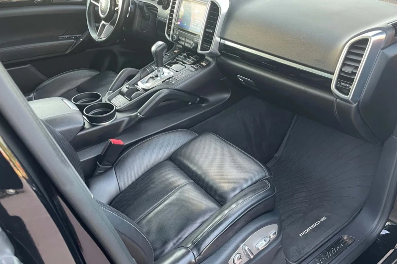 Porsche Cayenne PLATINUM EDITION /ПАНО/ОБДУХ/КАМЕРА/CARPLAY, снимка 11 - Автомобили и джипове - 52285717