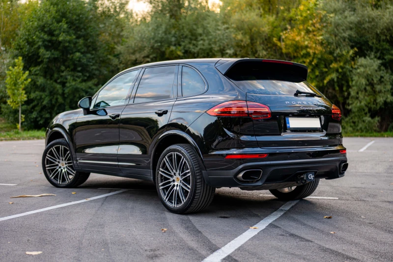 Porsche Cayenne PLATINUM EDITION /ПАНО/ОБДУХ/КАМЕРА/CARPLAY, снимка 4 - Автомобили и джипове - 52285717