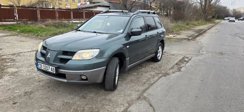 Mitsubishi Outlander, снимка 2 - Автомобили и джипове - 52789813