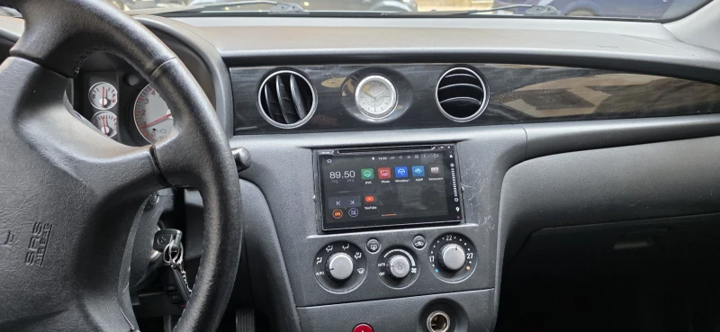 Mitsubishi Outlander, снимка 14 - Автомобили и джипове - 52789813