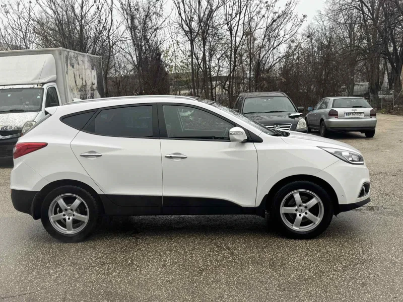 Hyundai IX35 * * 2.0CRDi 4x4 * * 184кс * * Подгрев * * ПАНОРАМА, снимка 4 - Автомобили и джипове - 52881135